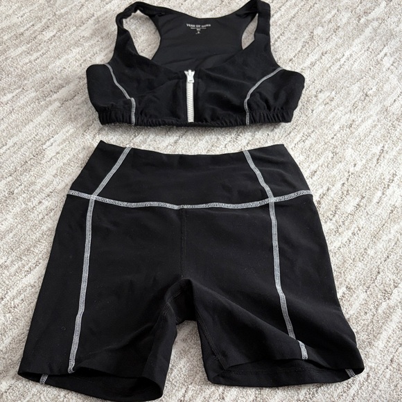Year of Ours Black Bike Shorts - Picture 1 of 3